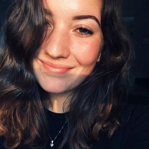 Meet your Posher, Ememily